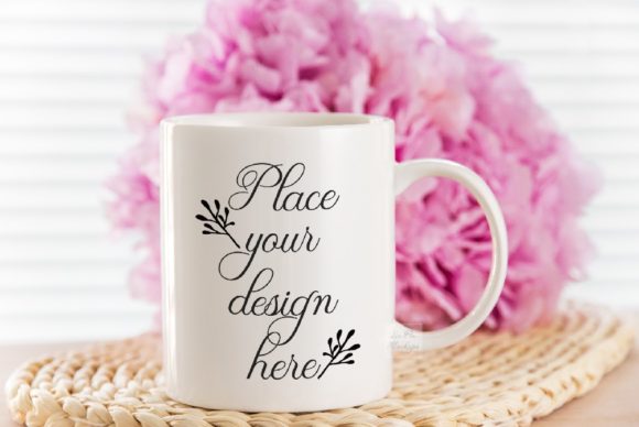 Romantic Mug Smart Mockup: Floral Design Display